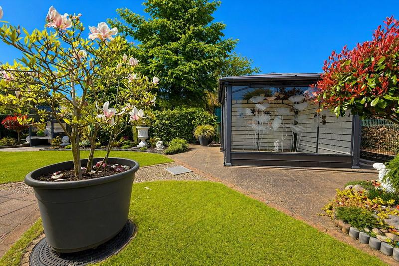 Separate Terrasse mit Pavillon