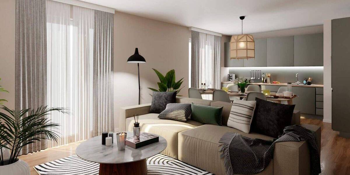 Ein hell erleuchtetes Wohnzimmer